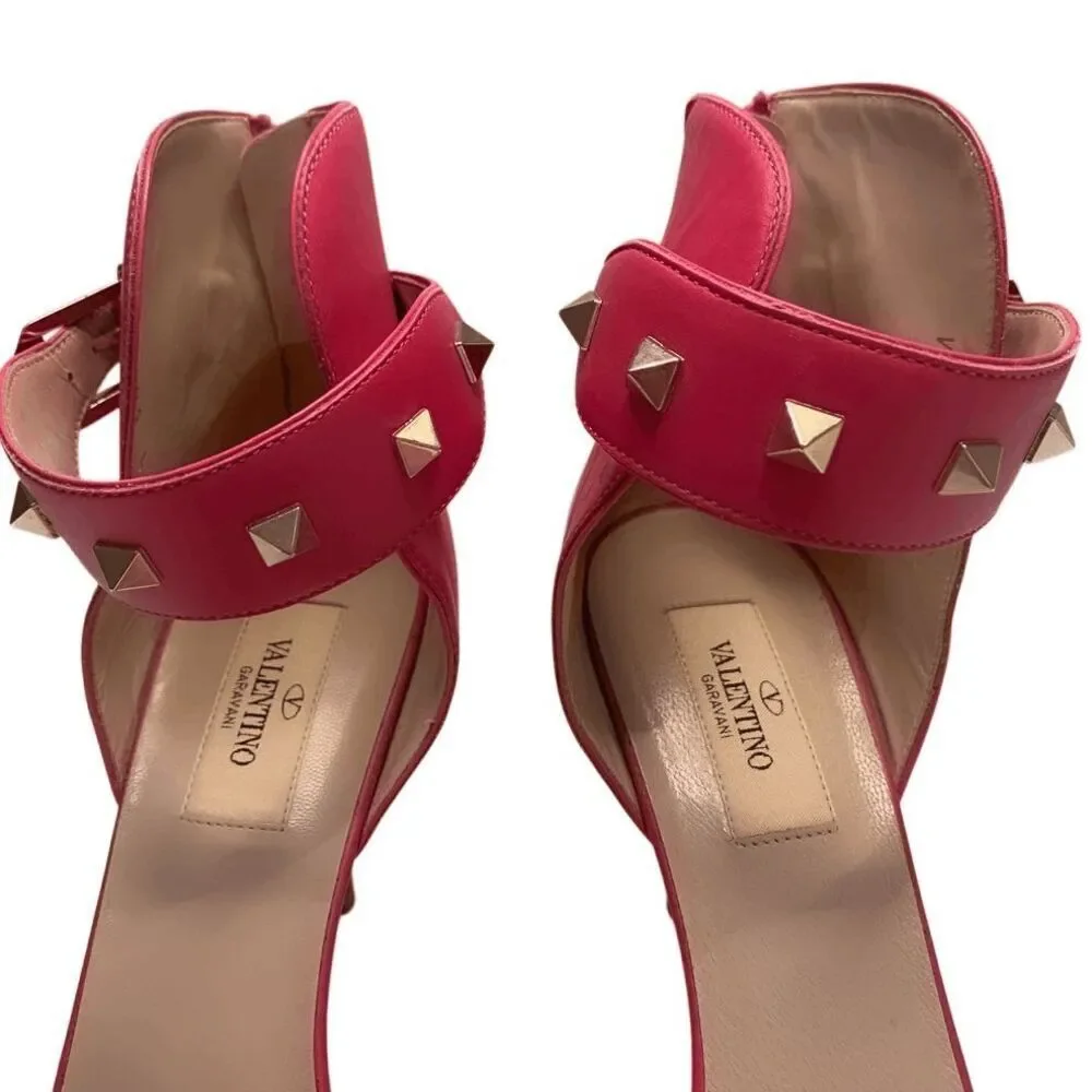 Valentino details brand