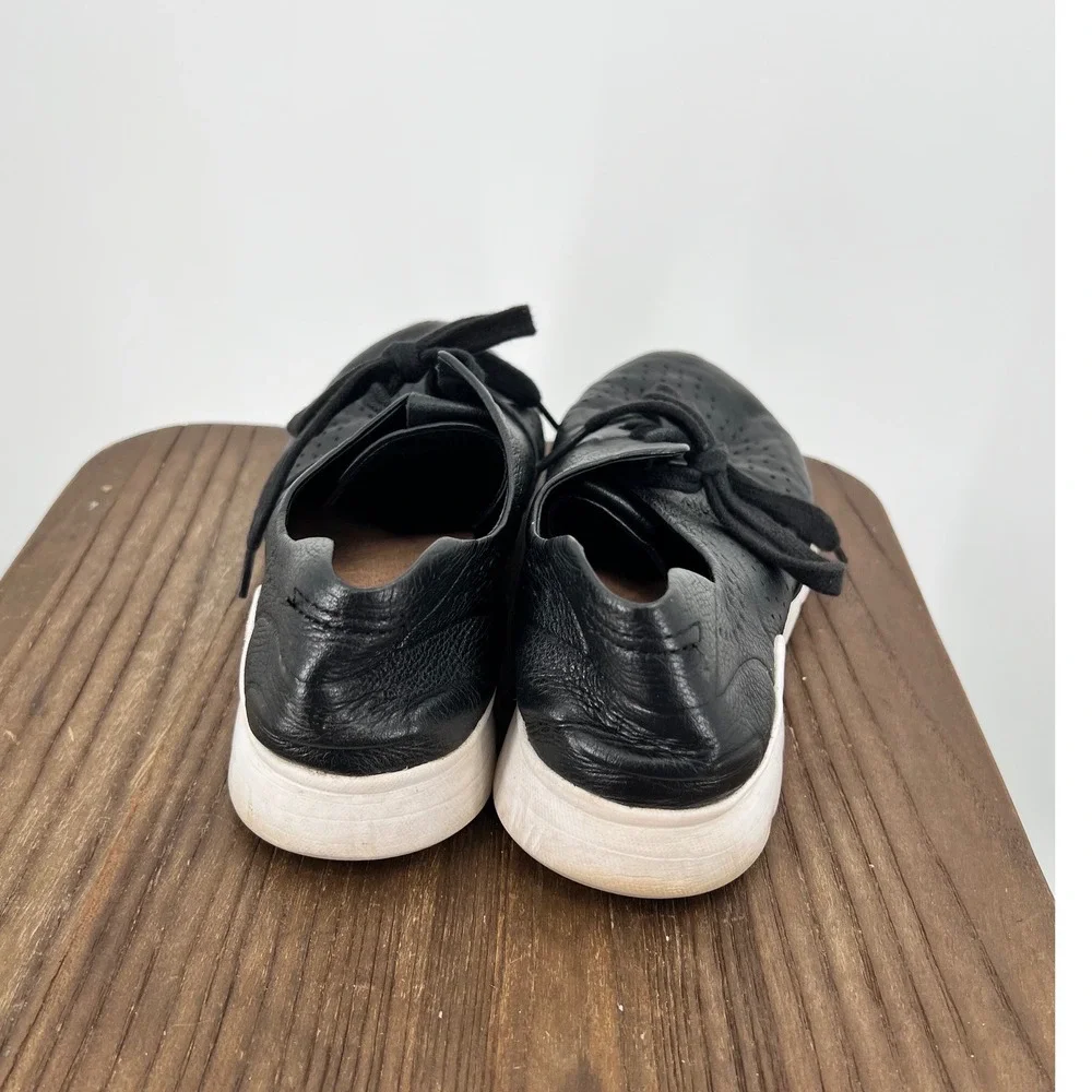 UGG tye stardust