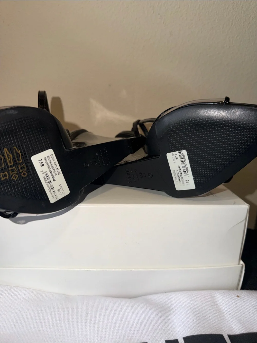 SCHUTZ patent black