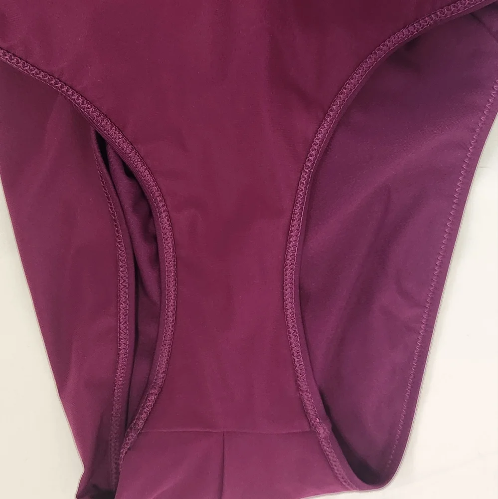 Athleta keyhole one