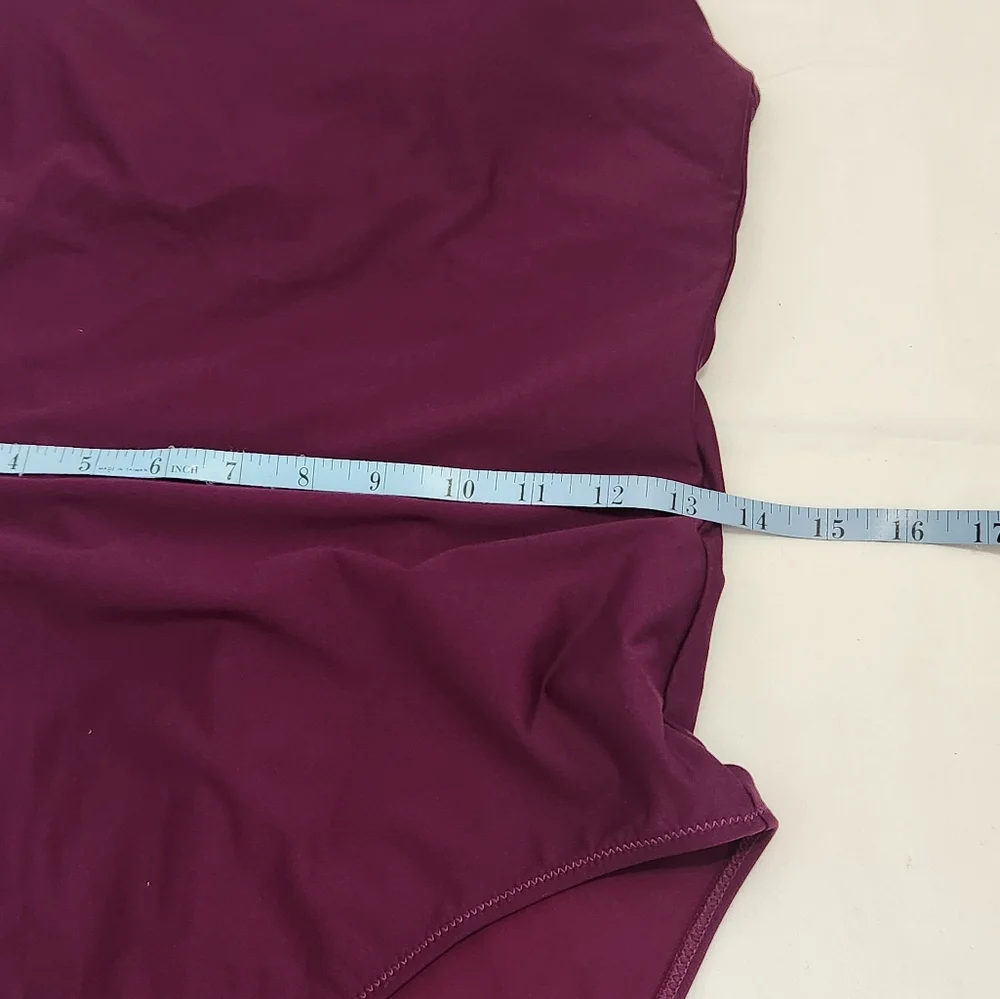 Athleta keyhole one