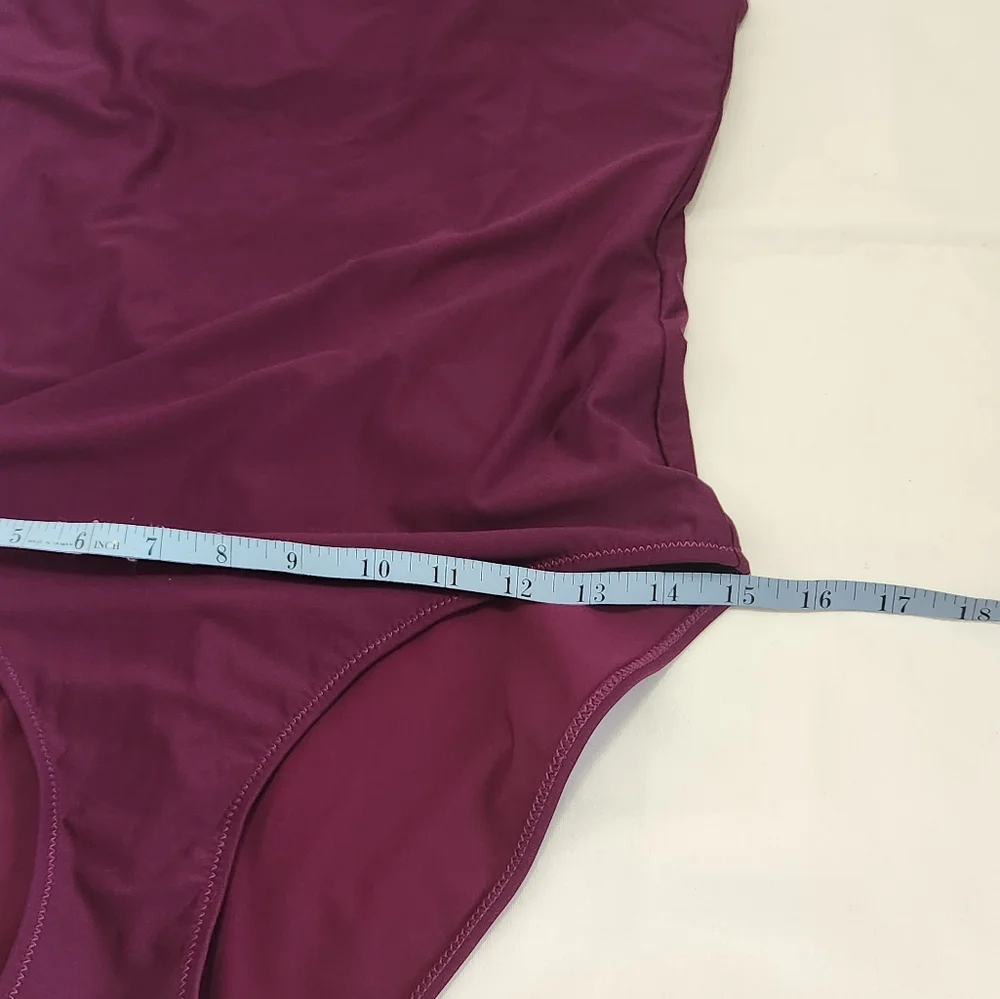 Athleta keyhole one