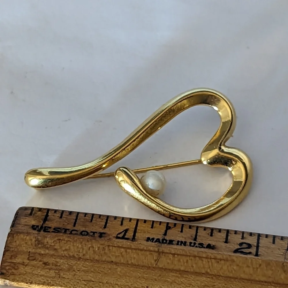 Vintage brooch heart