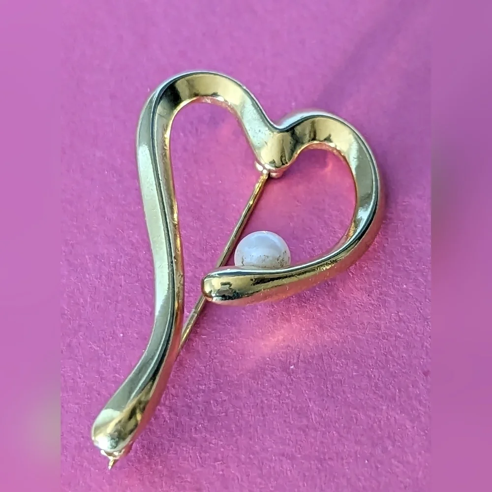 Vintage brooch heart