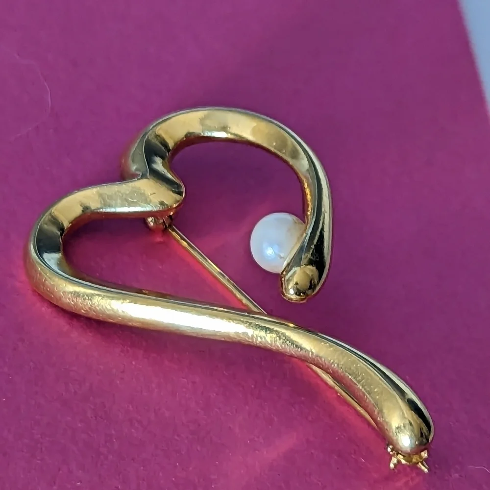 Vintage brooch heart