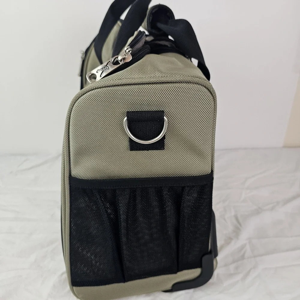 Travel Smith nylon features
