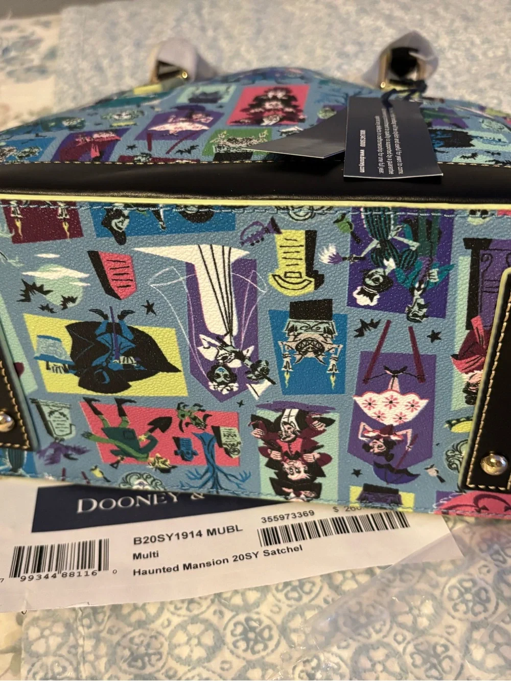 Dooney & Bourke 100% authentic