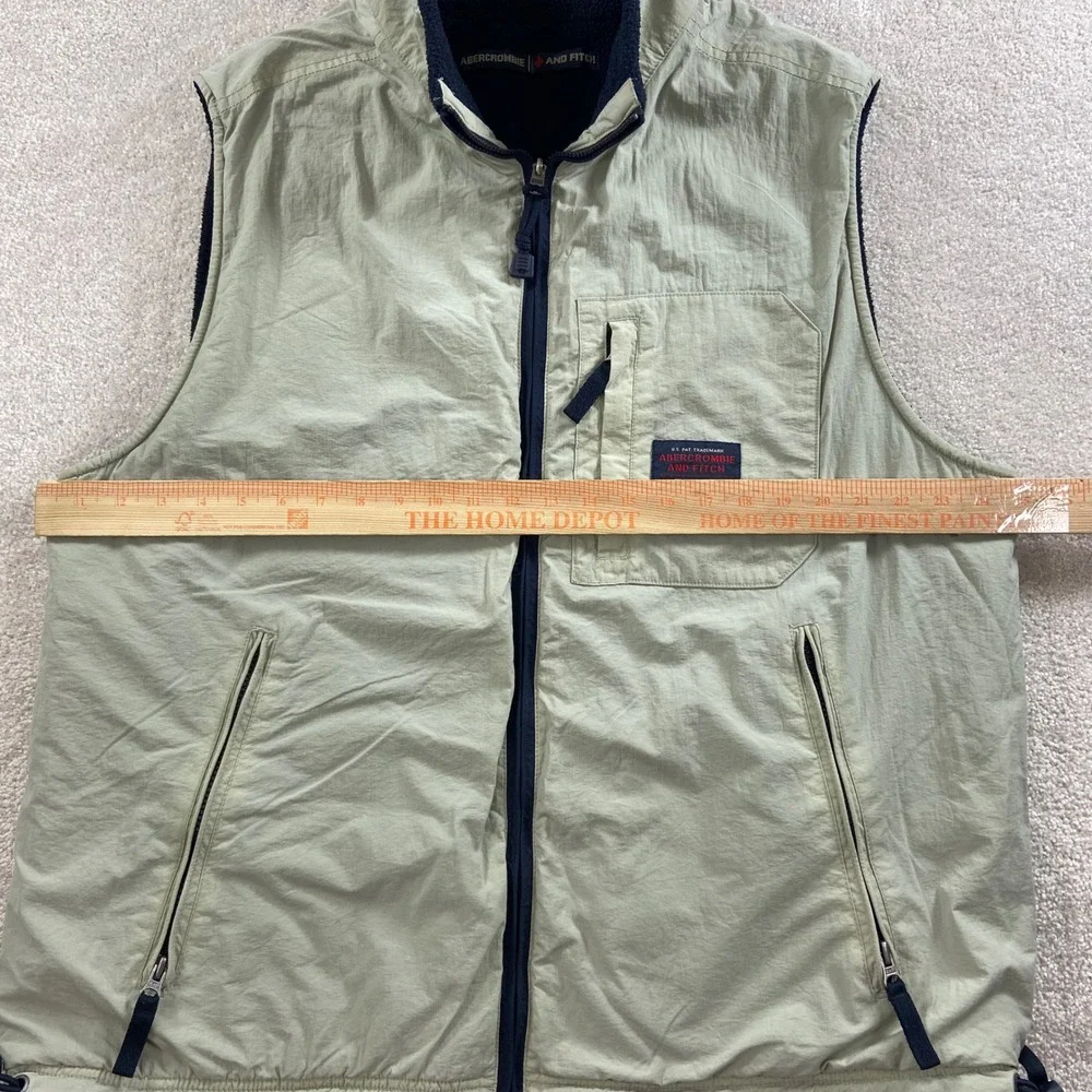 Abercrombie & Fitch measurements pit