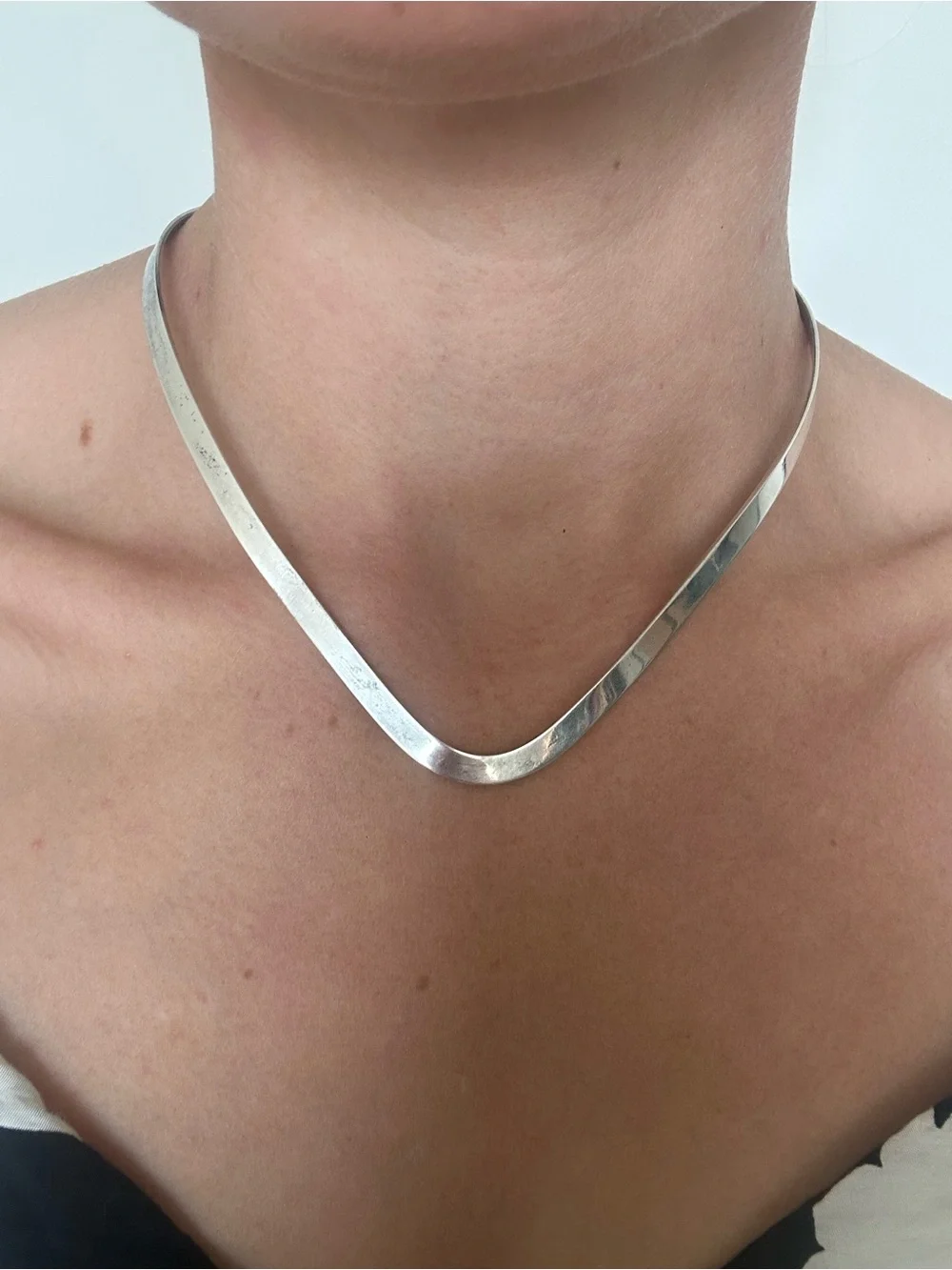 925 Sterling Silver sleek silver