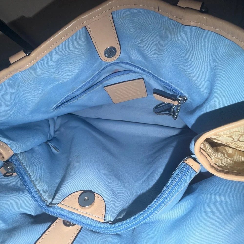Coach elegant shoulder