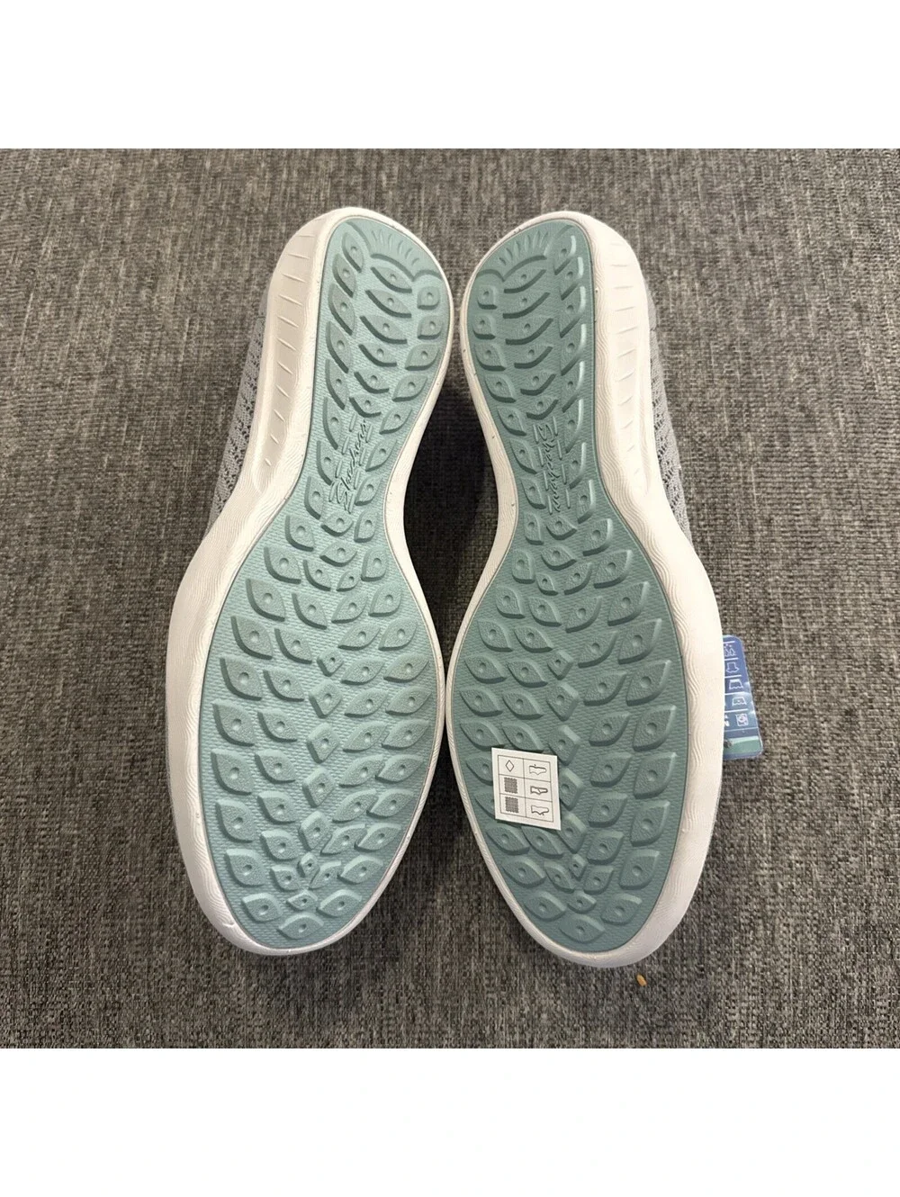 Skechers gray newbury
