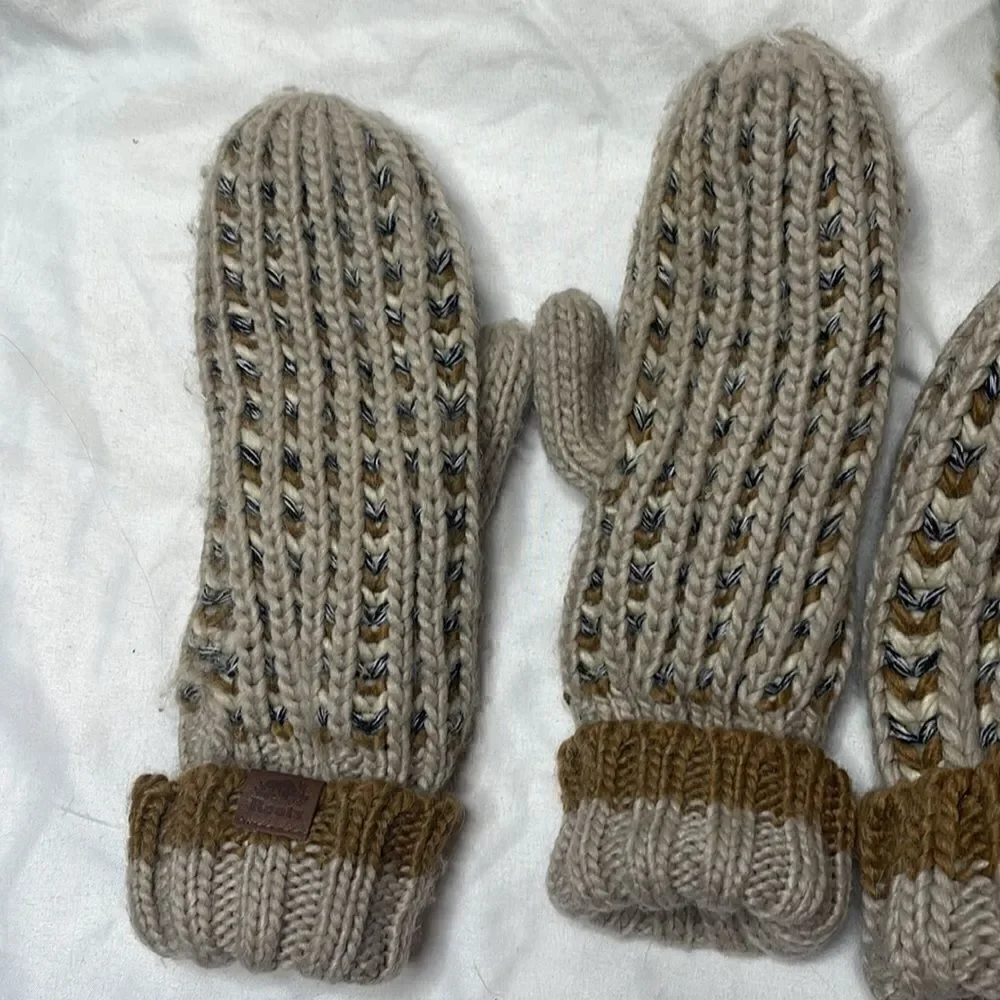 Roots canada beige