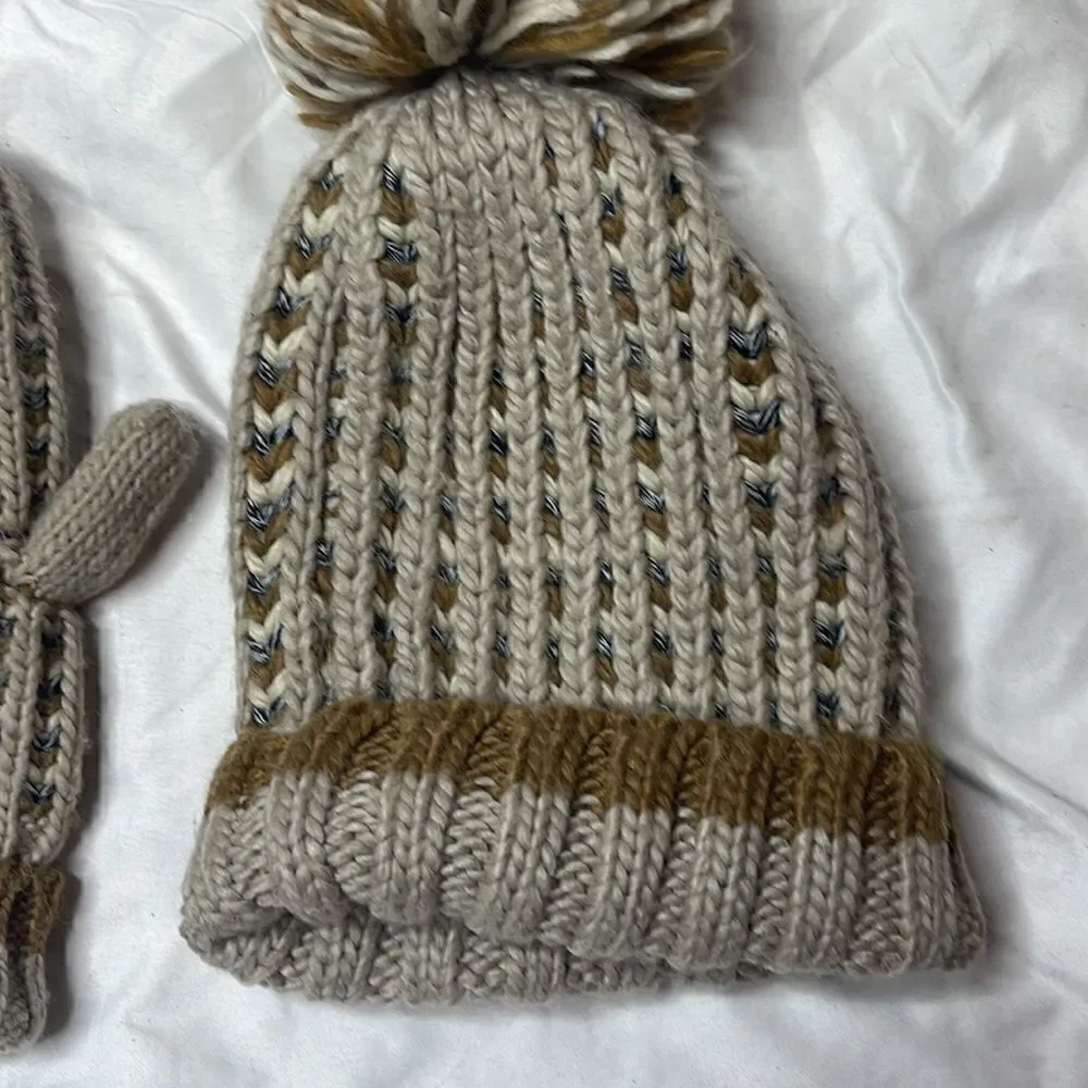 Roots canada beige