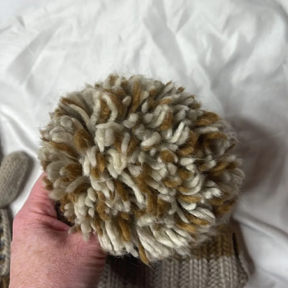 Roots canada beige
