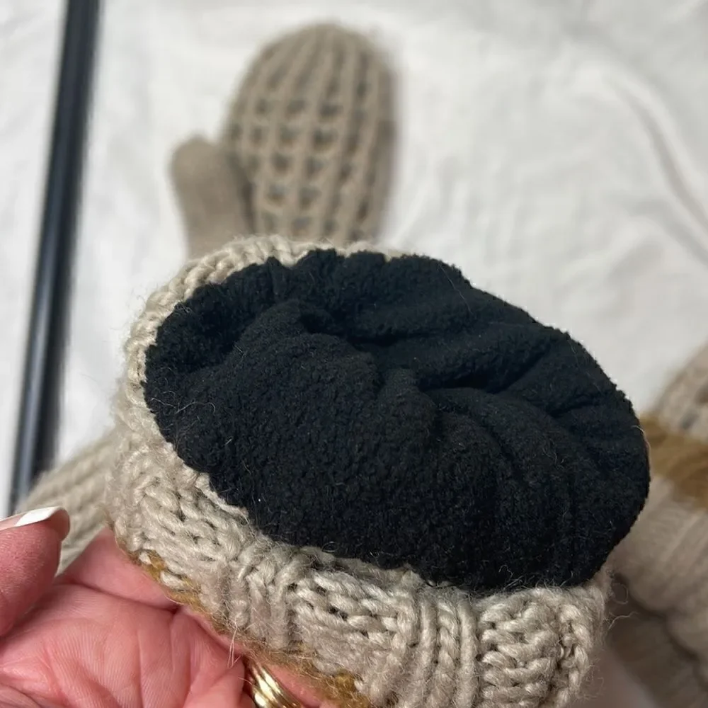 Roots canada beige