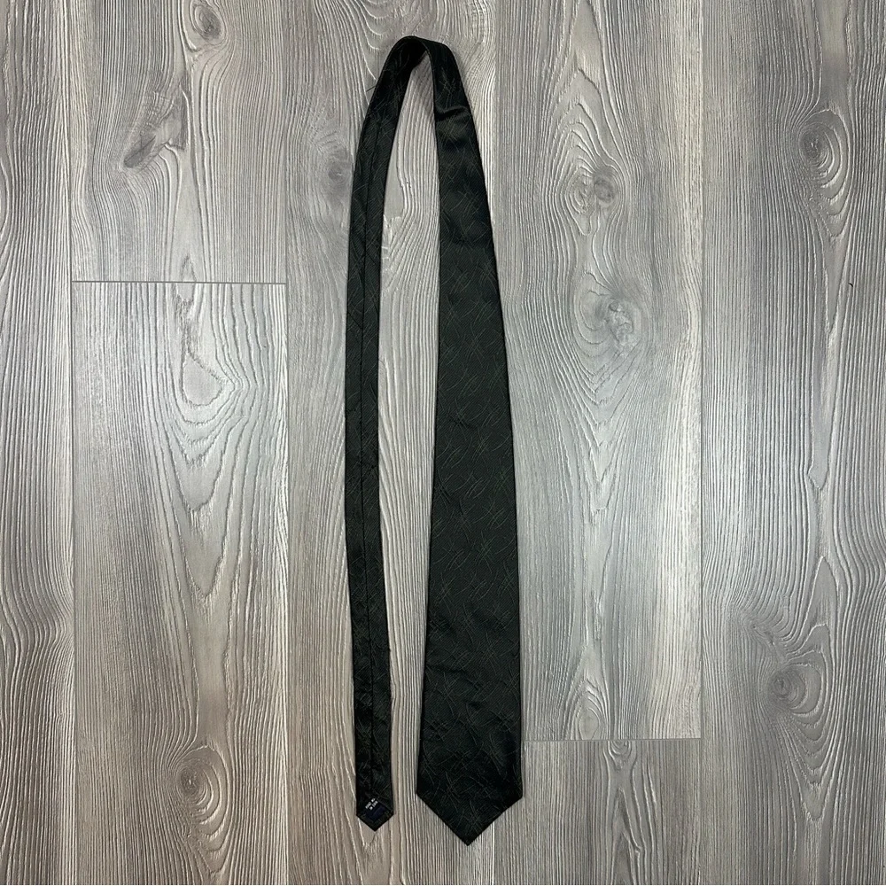 Reserve Dark Grey Silk Tie with Line‎ Detail