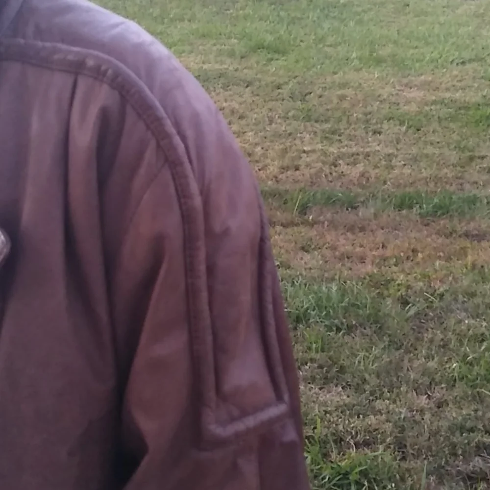 N/A men brown