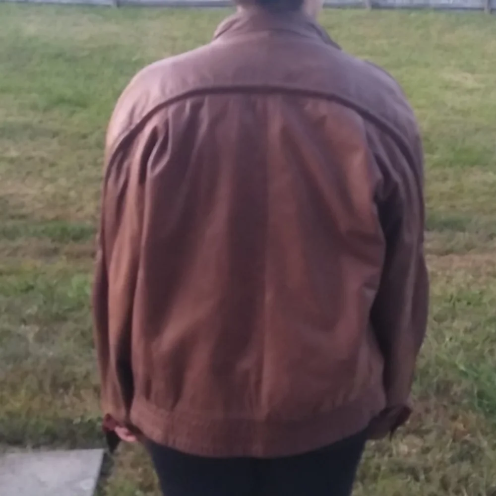 N/A men brown