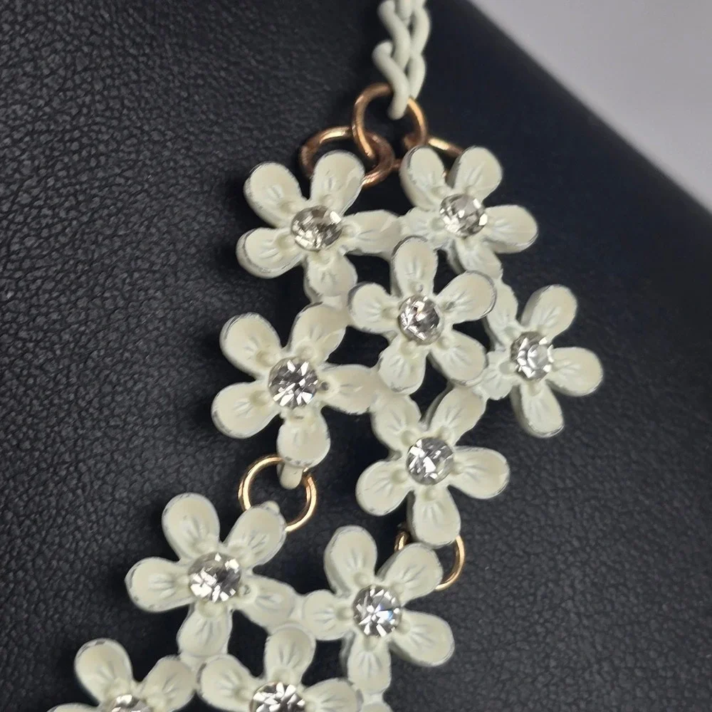 N/A elegant white
