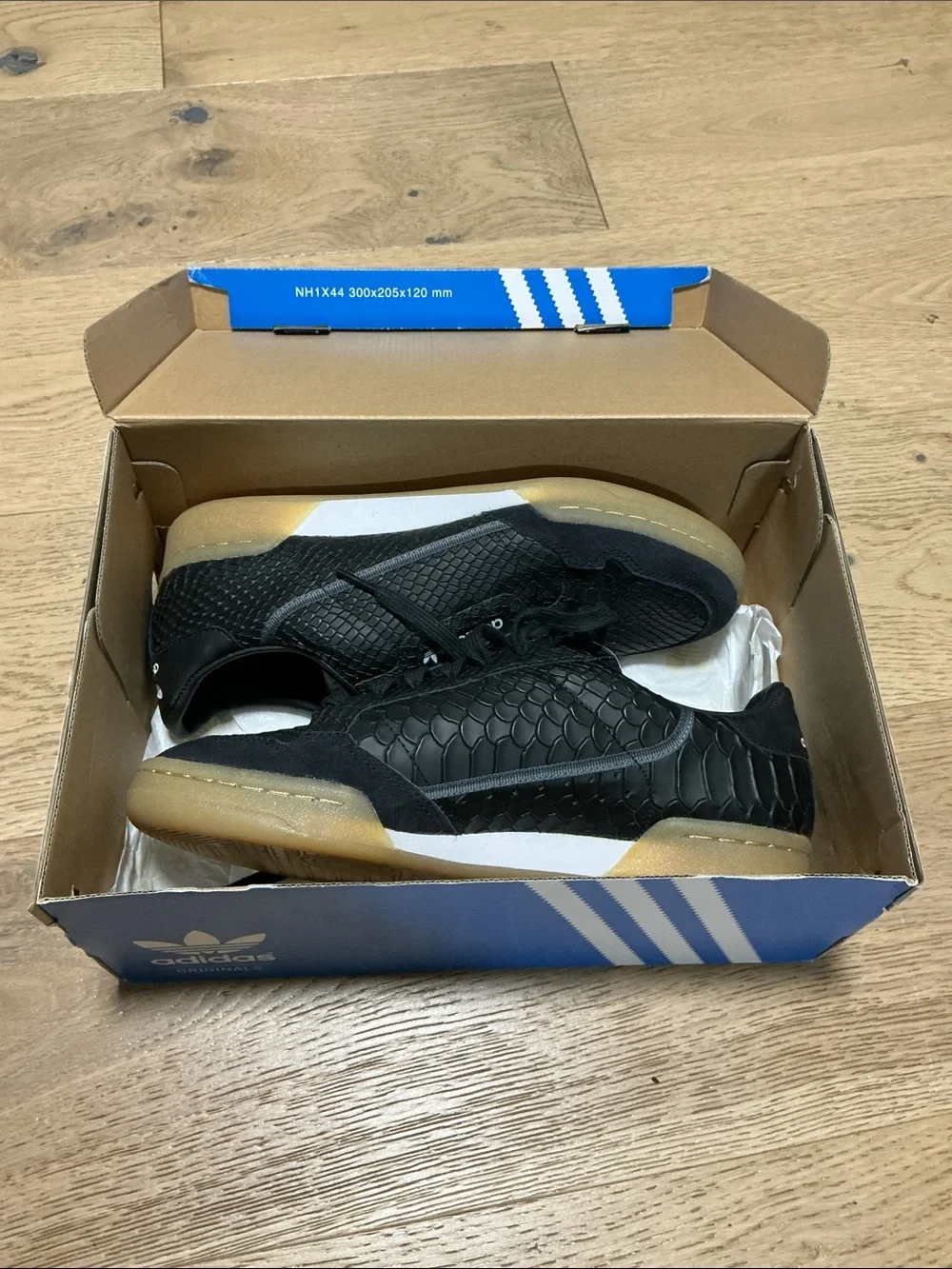 adidas gifting trefoil sturdy