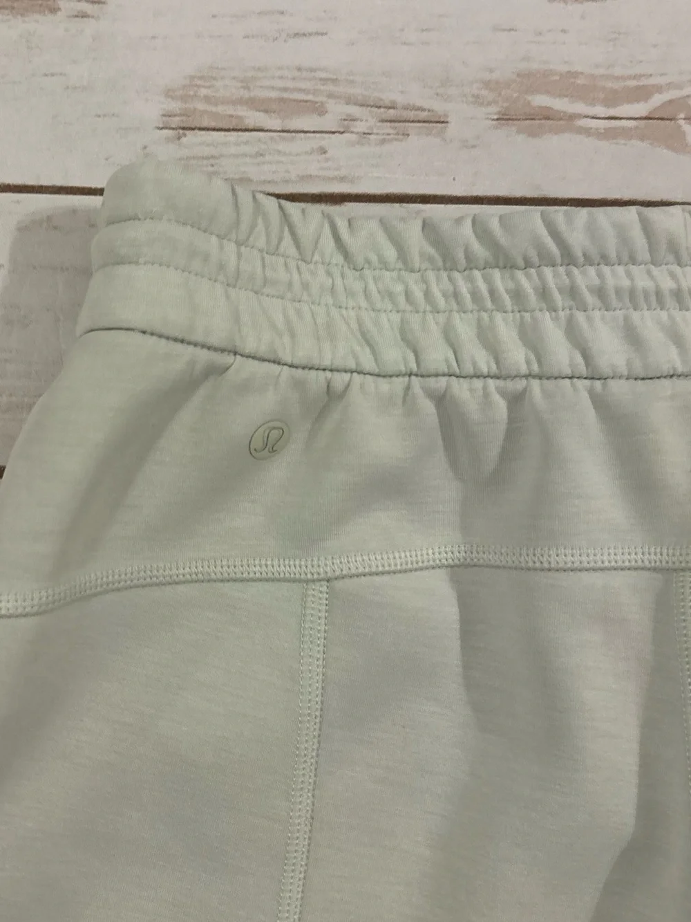 lululemon athletica excellent size