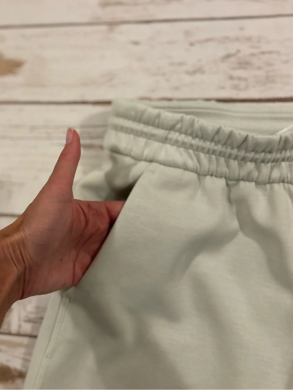 lululemon athletica excellent size