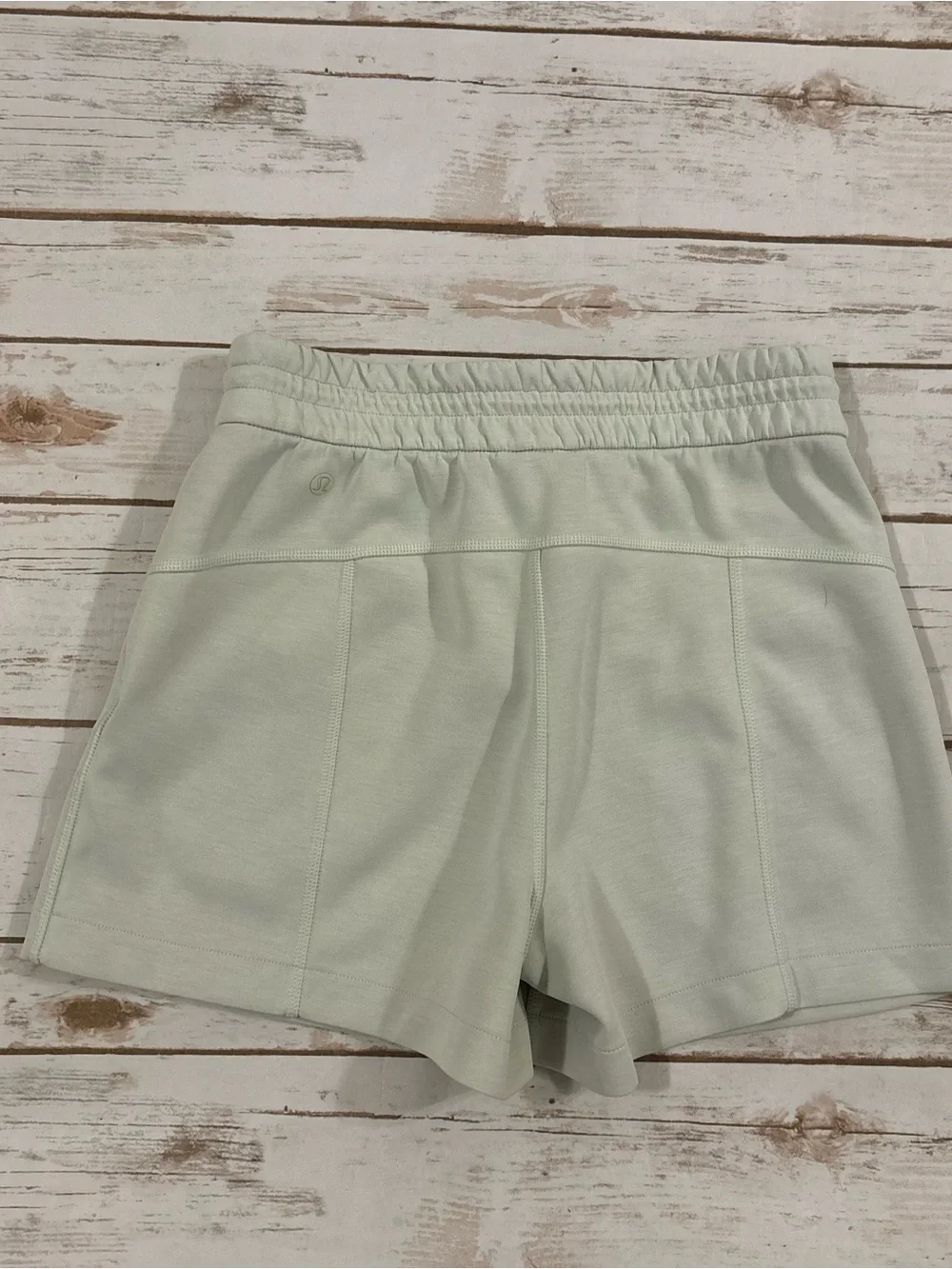 lululemon athletica excellent size