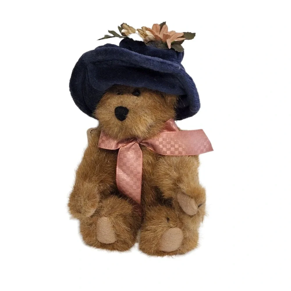 Boyds Bears display items