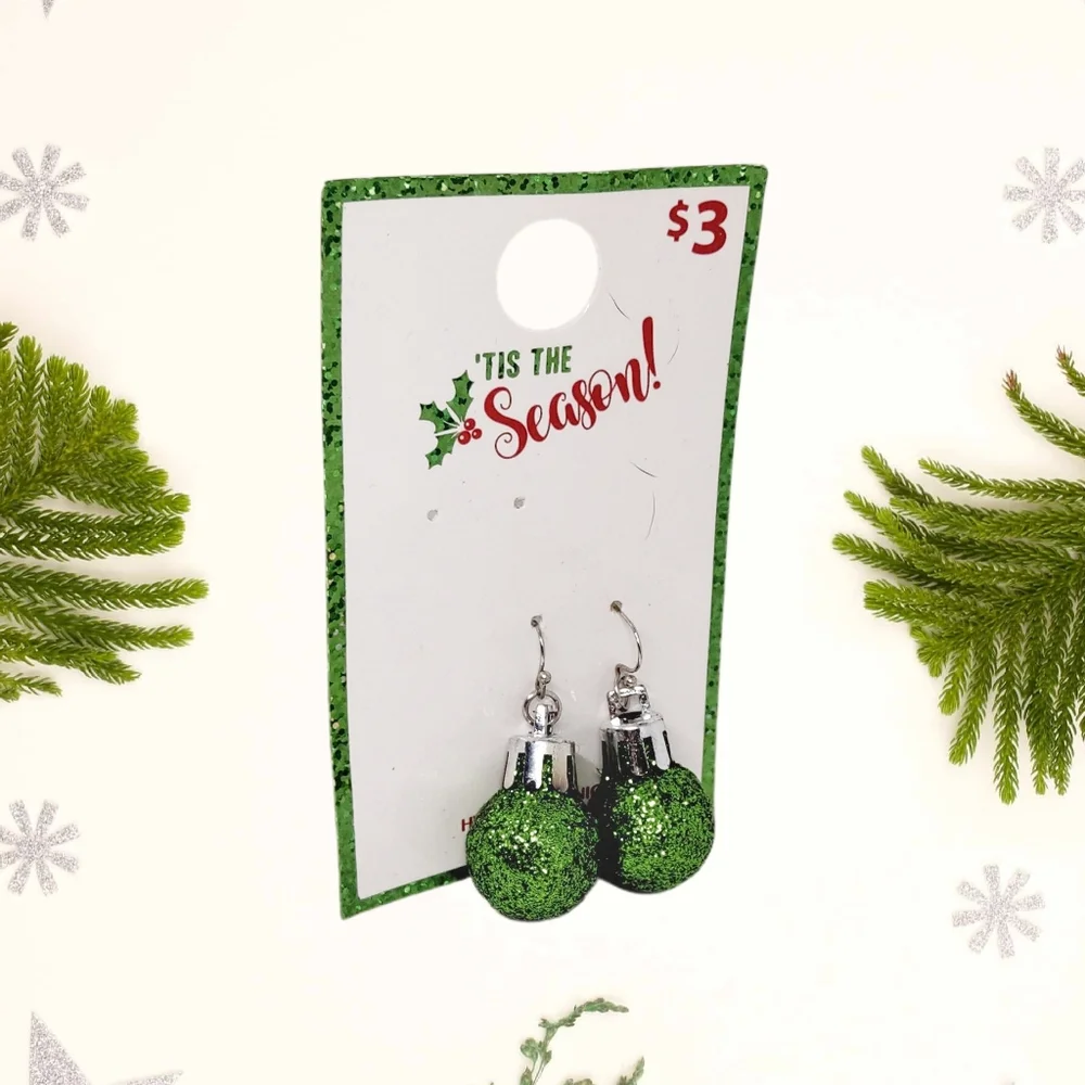 🙋 10/$20. Christmas Earrings