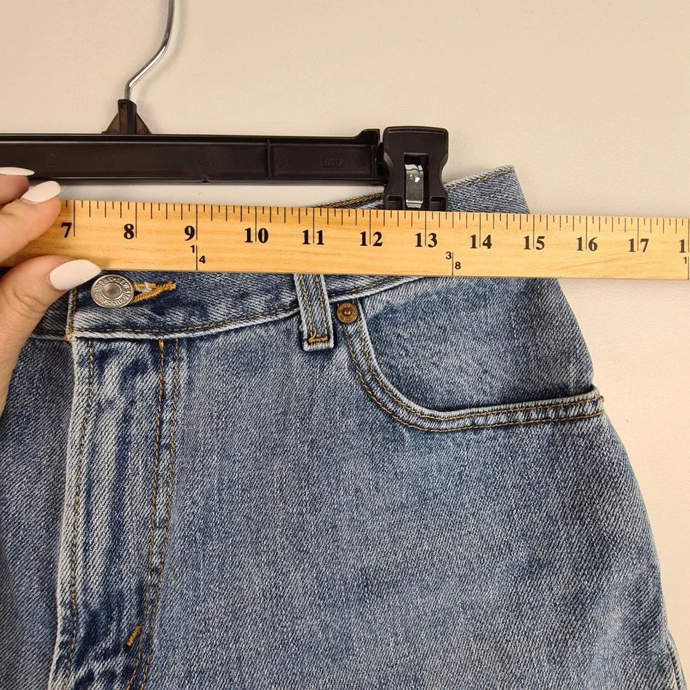 Levis measurements waist