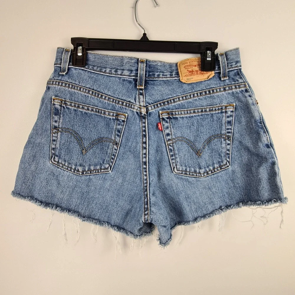 Levis measurements waist