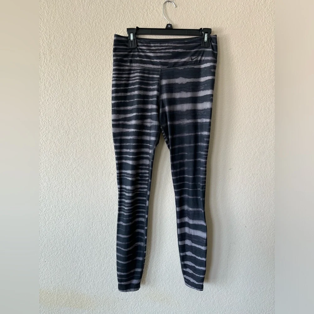 Nike Women Striped Legging Dri Fit‎ Elastic Waist Pull On Black Gray Size M