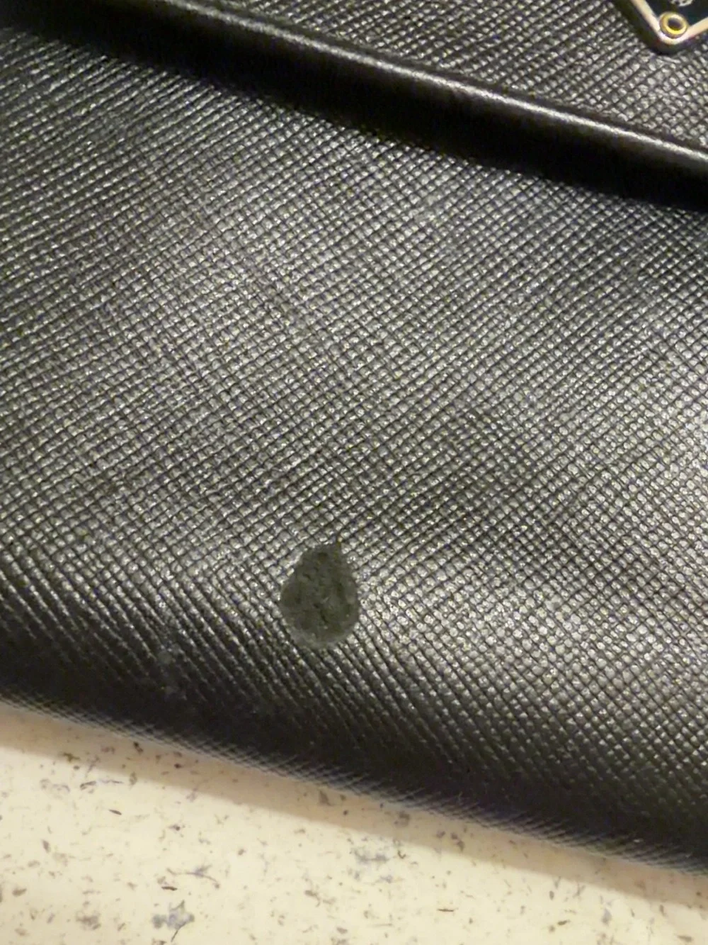 Prada compact pre