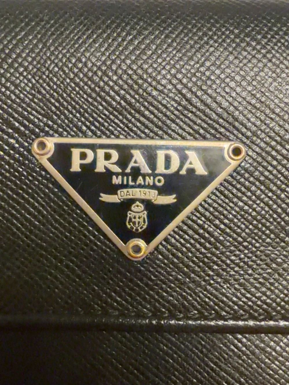 Prada compact pre