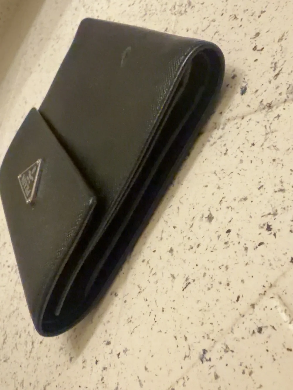 Prada compact pre