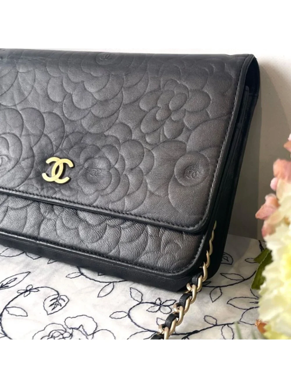 Chanel chain wallet