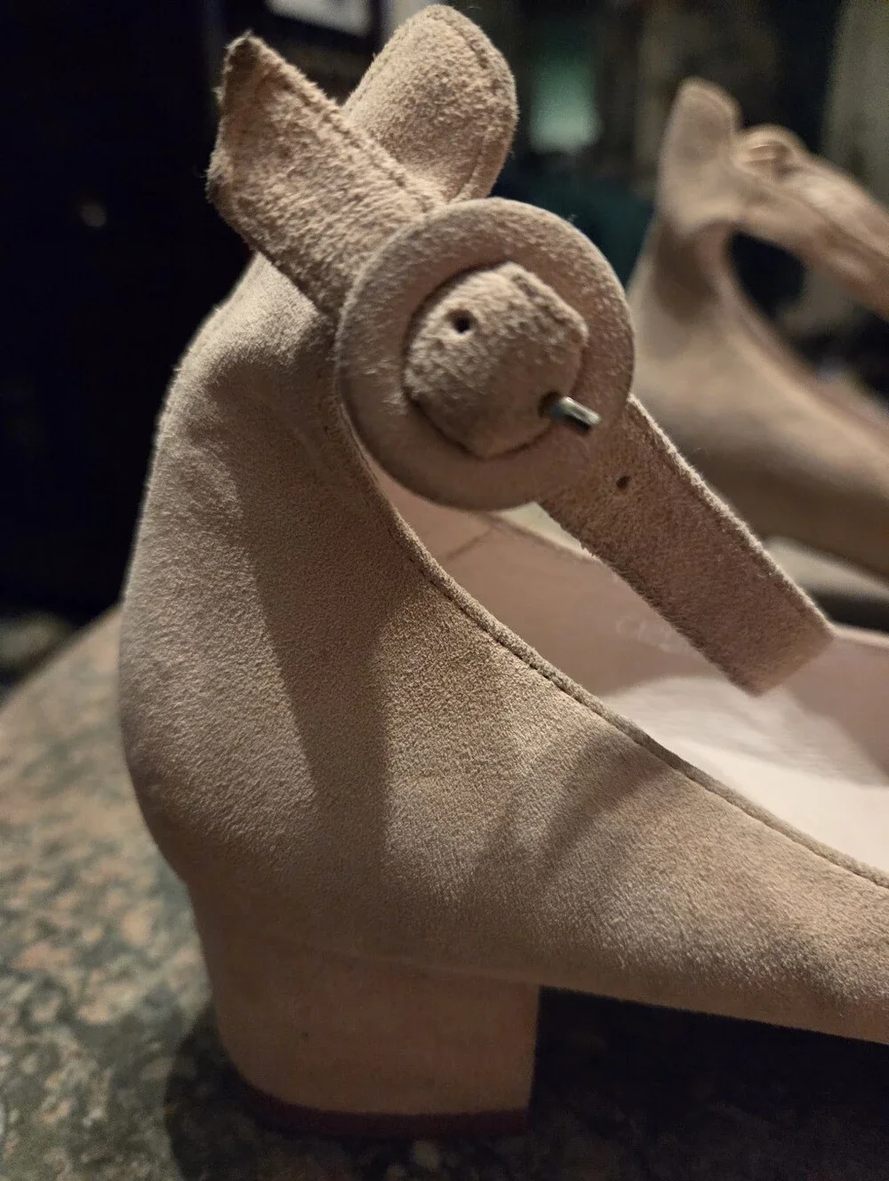 Silent D color ankle