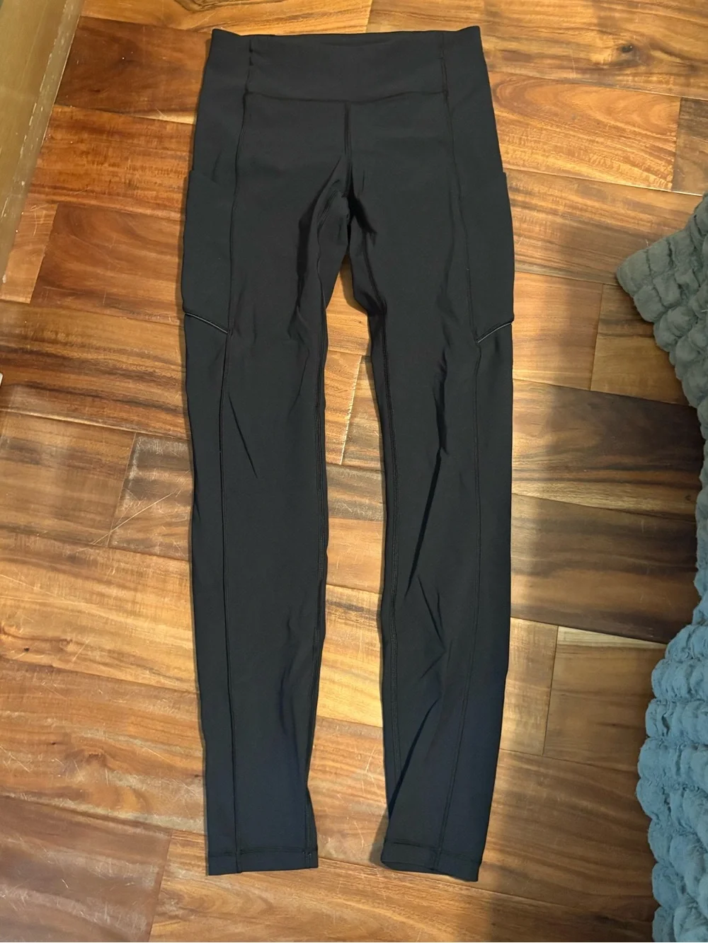 Lululemon Black Leggings Womens Size 4 Side Pockets‎ Zip Back Running (1283)