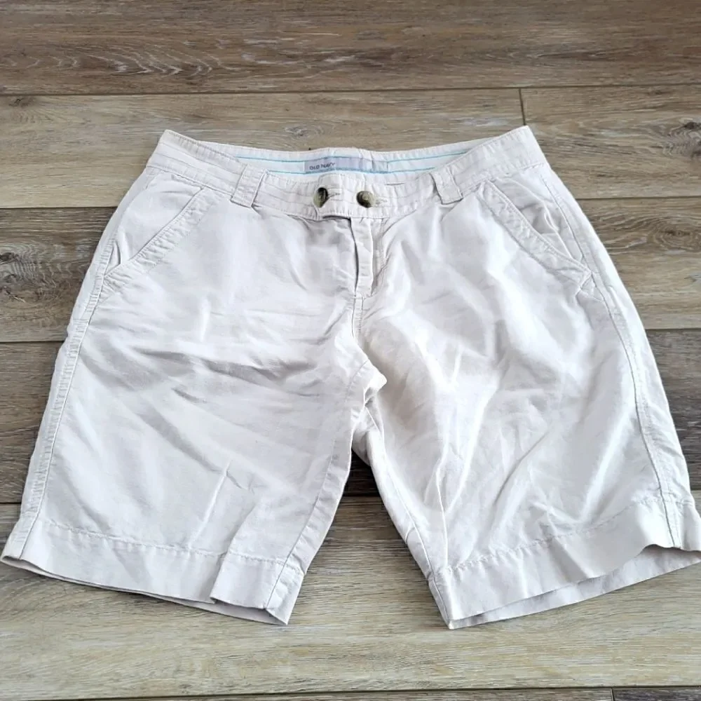 Old Navy low rise burmuda Chino shorts size 6 linen and cotton mix off white