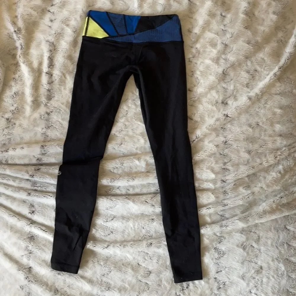 lululemon athletica minor pilling