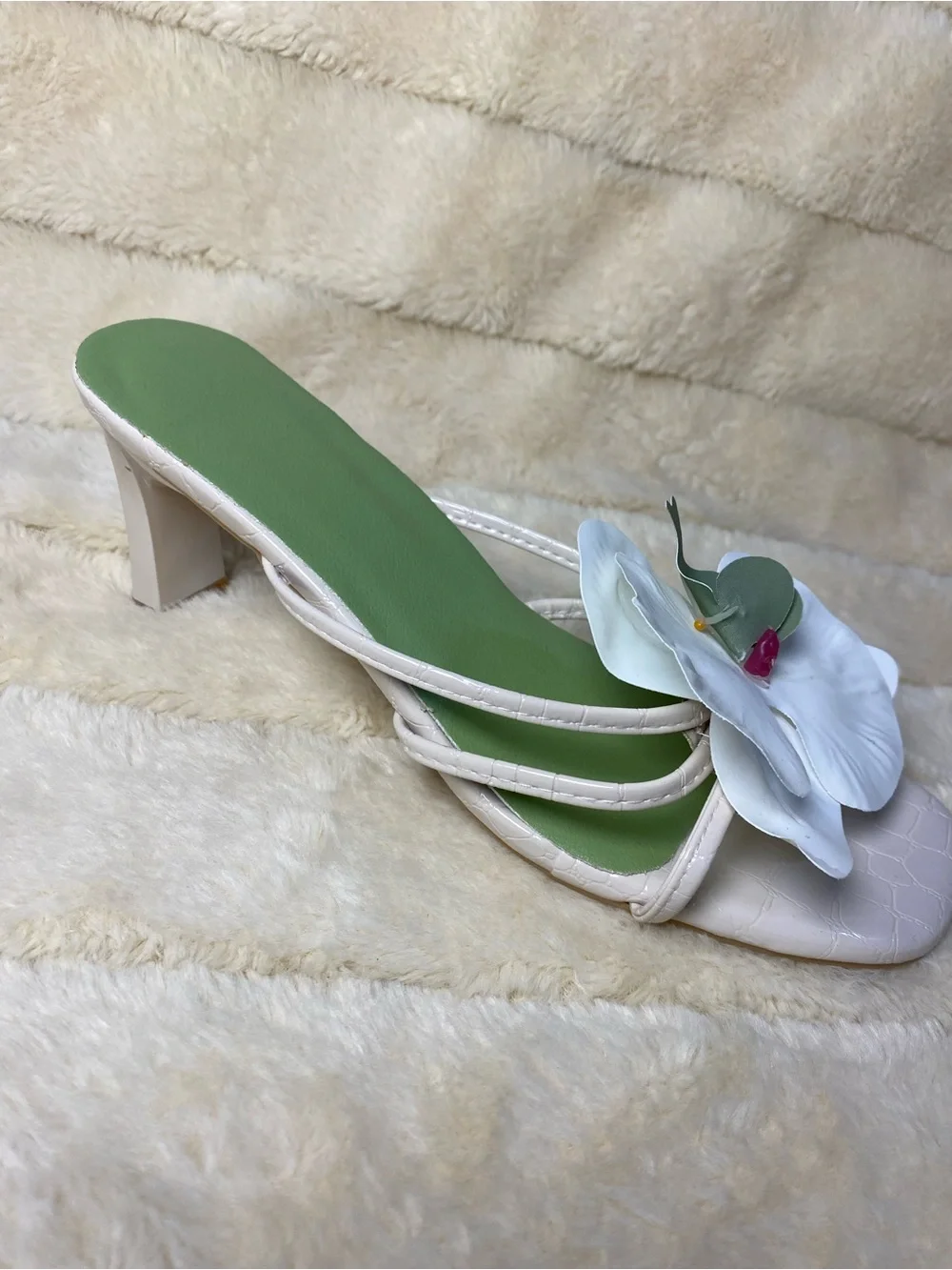 N/A elegant women