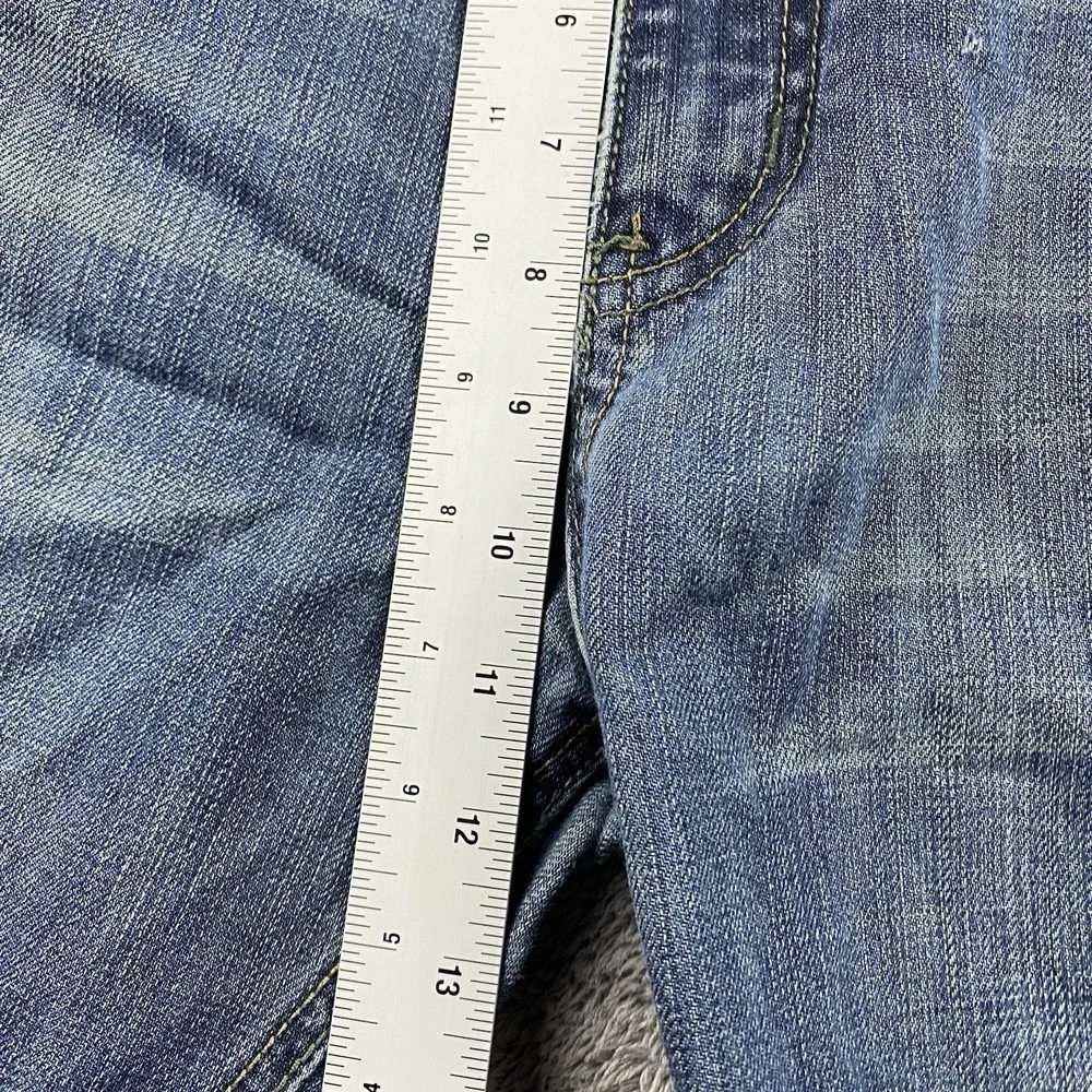 Levis excellent some