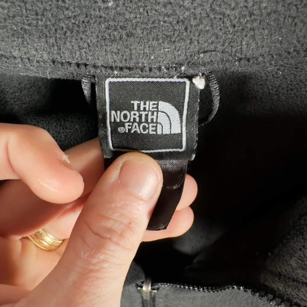 The North Face black features