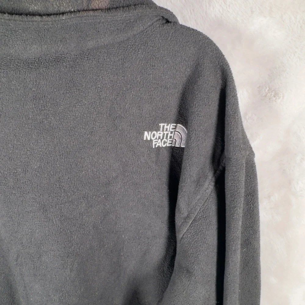 The North Face sleeve layering perfect