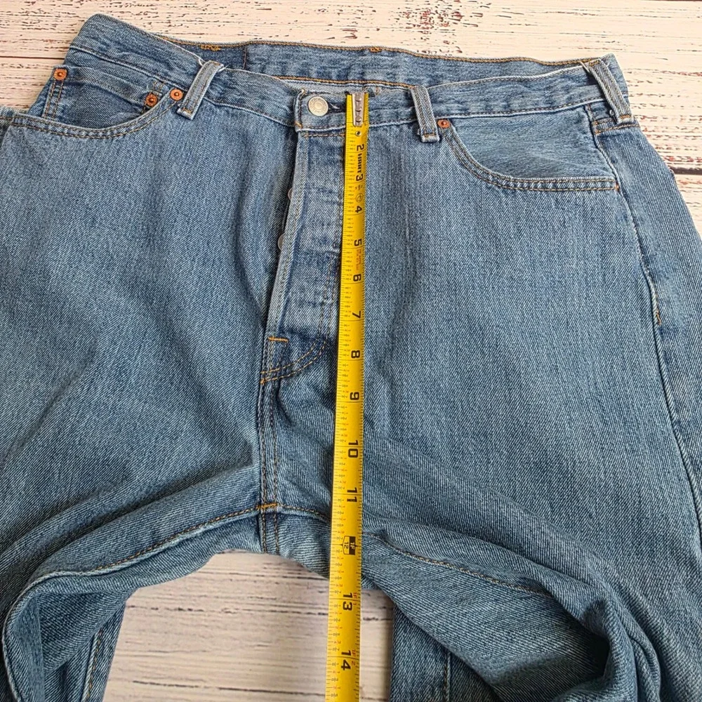 Levis‎ 501 Original Fit Mens Medium Wash Straight Leg Button Fly Jeans 36x30