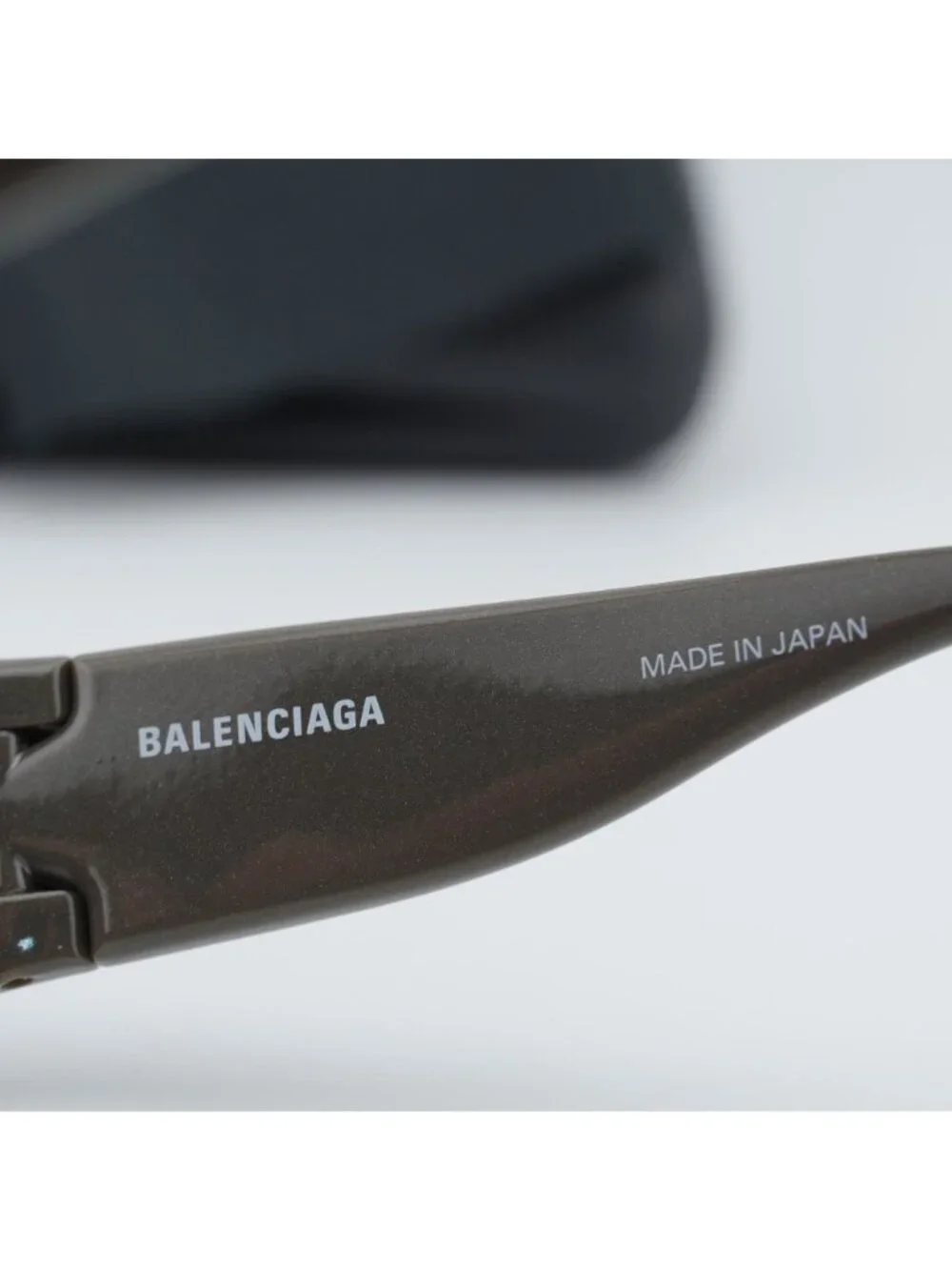 Balenciaga model bb0157s