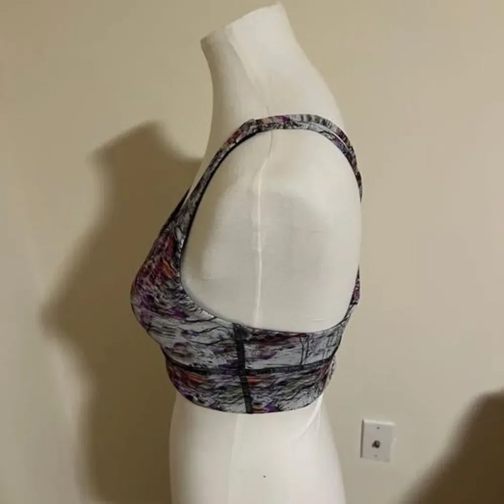 Lululemon Sports Bra Size 8 Criss Cross Back