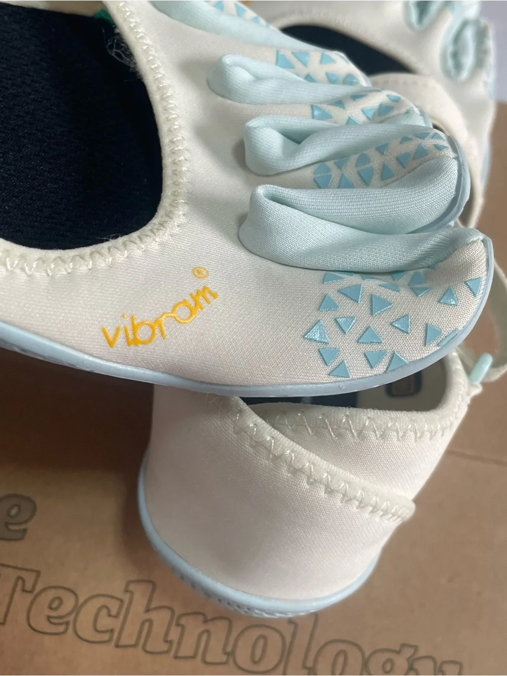 Vibram barefoot style