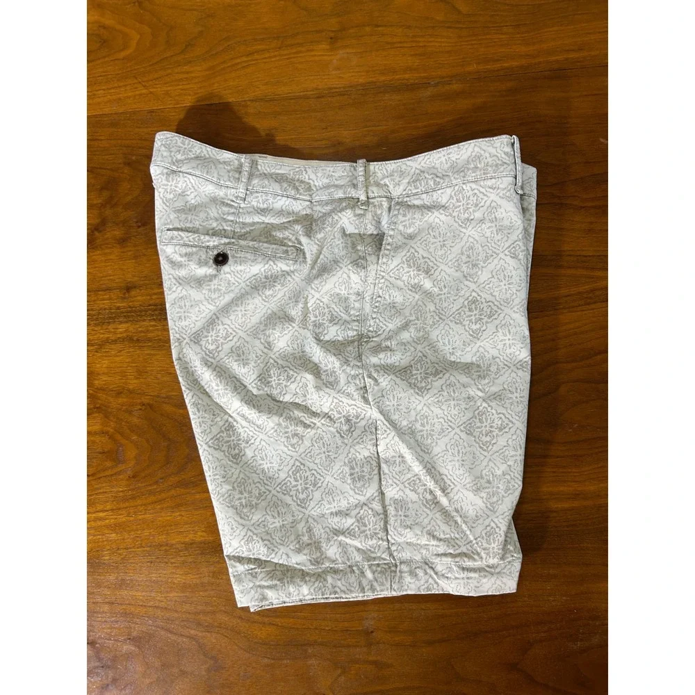 Tan Abercrombie & Fitch Stretch Chino Shorts Medallion Print (Mens 36