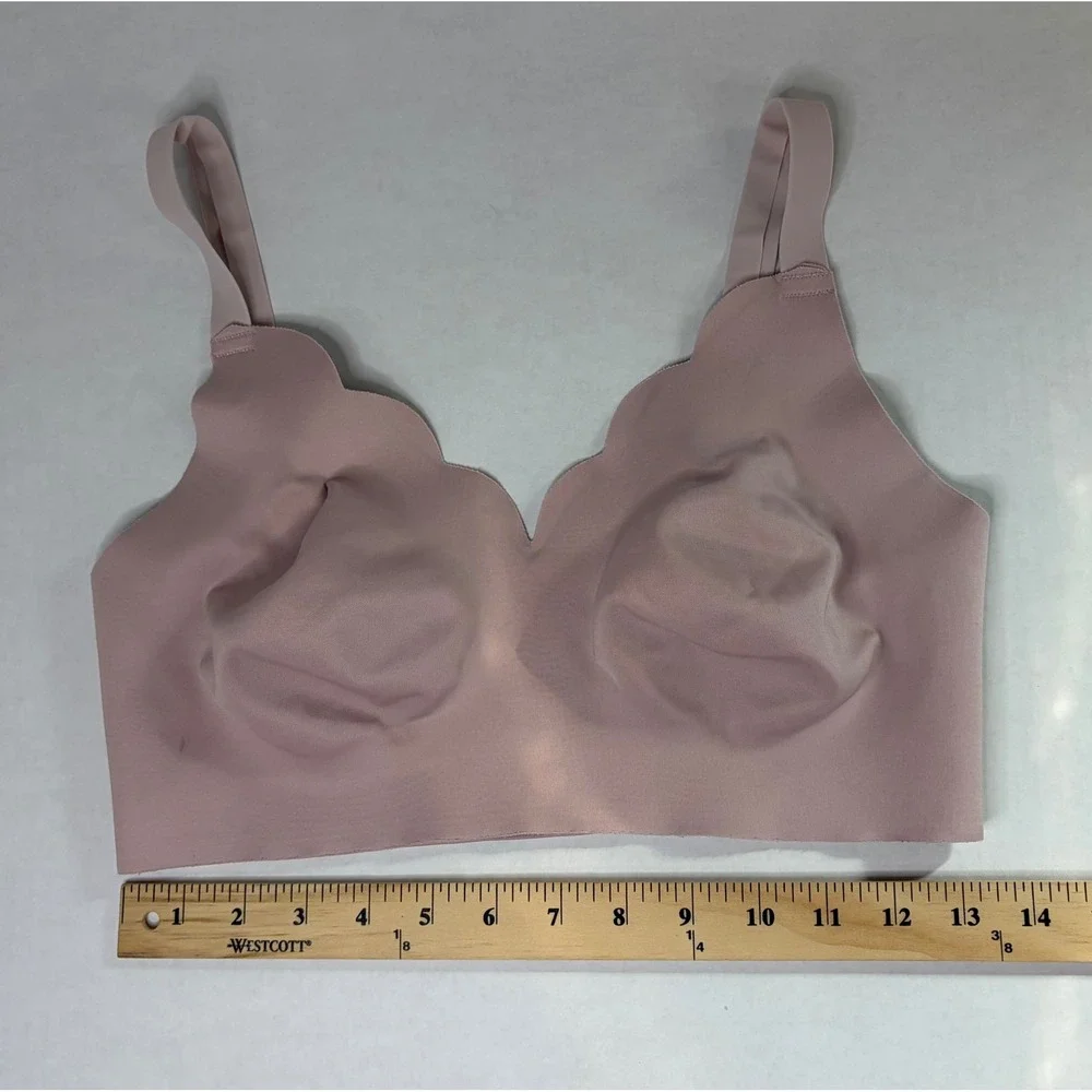 N/A seamless scalloped